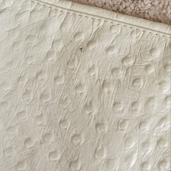 Elegant Cream Shoulder Bag Ostrich Vintage - Picture 6 of 6